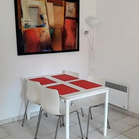 T2 Avec Grande Loggia, Parking, Proche Et Commerces à La Favière - Fr-1-610-68 * Bormes-les-Mimosas