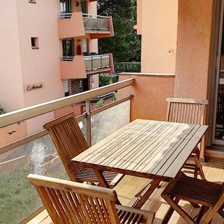 T2 Avec Grande Loggia, Parking, Proche Et Commerces à La Favière - Fr-1-610-68 * Bormes-les-Mimosas