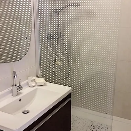 Apartamento T2 Avec Grande Loggia, Parking, Proche Et Commerces à La Favière - Fr-1-610-68 Bormes-les-Mimosas